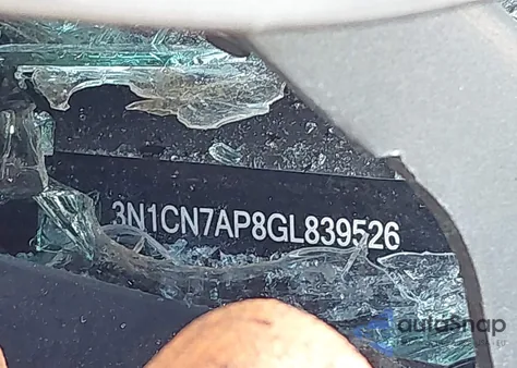 2016 Nissan Versa 1.6 S+ z USA, uszkodzony, nr VIN 3N1CN7AP8GL839526